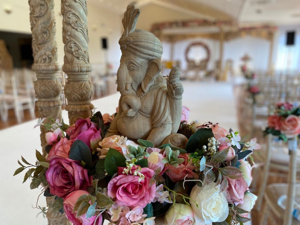 hindu wedding with toastmaster