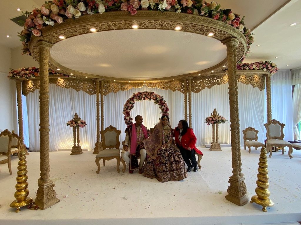 hindu wedding with toastmaster