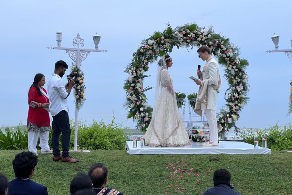 Luxury wedding celebrant