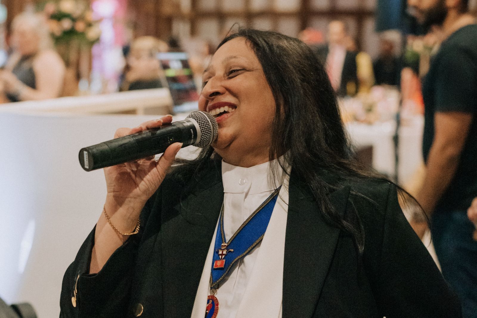 how do you know which toastmaster to book, or who is the best? Did you know that you can have a female Toastmaster and that all Toastmasters are not over 60 :) Here are a few tips to help you understand which toastmaster to book