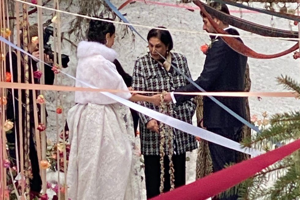 destination-wedding-21 couple at destination wedding in a ski resort